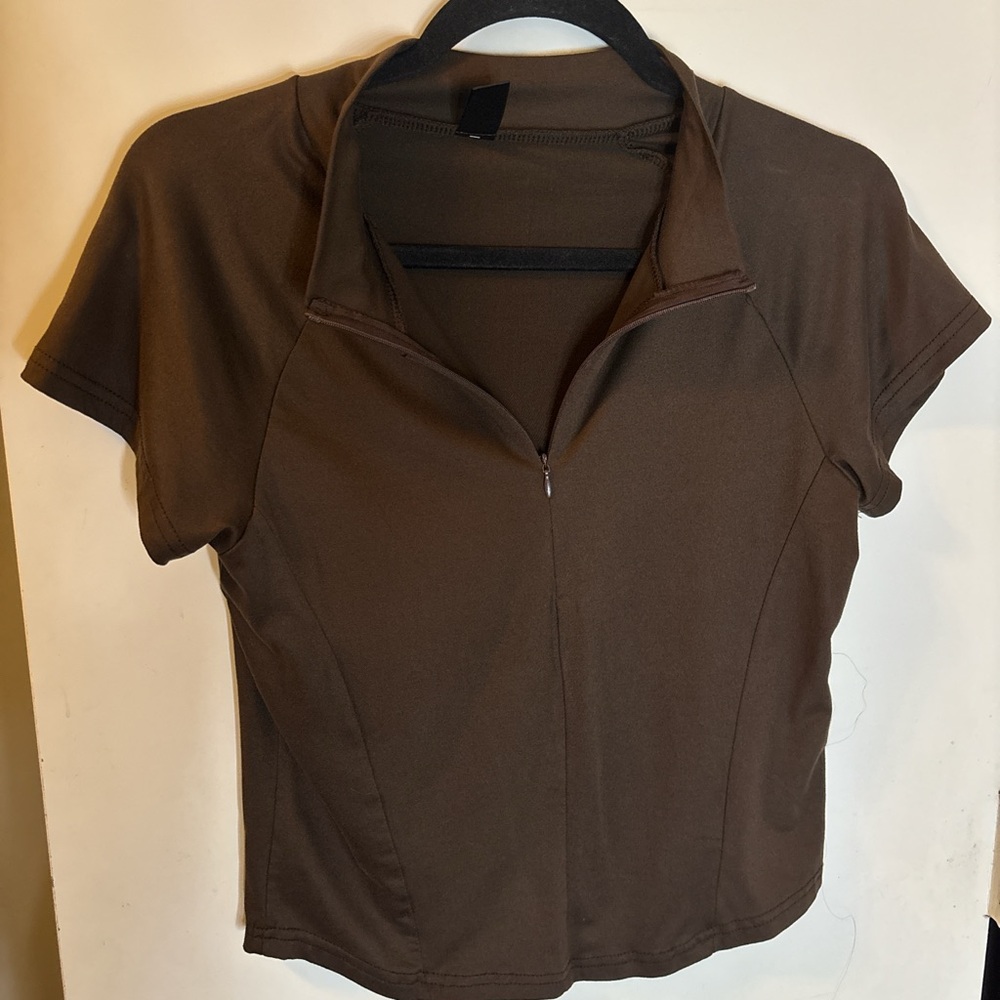 Brown Fitted Zippered Polo Short Sleeve Tee